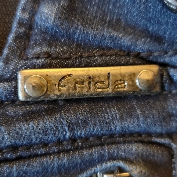 Women's Straight Leg Jeans - Blue - Picture 9 of 15